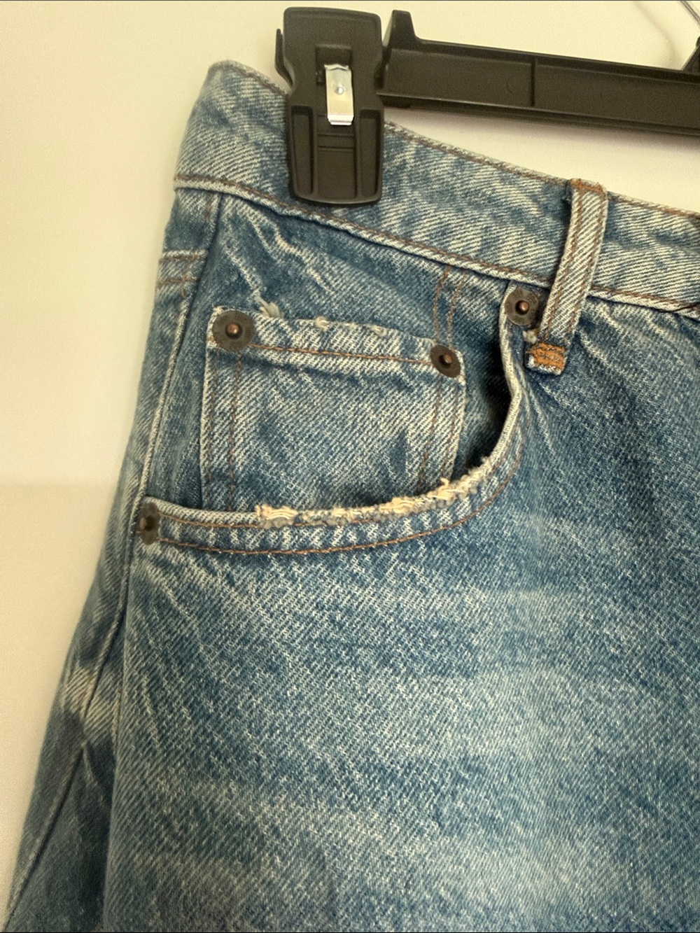 BDG Blue Wide Leg Barrel Jeans - Picture 5 of 8